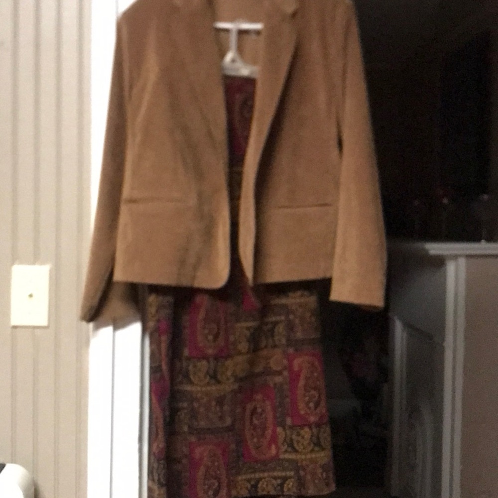 Brigg’s petite  2 piece jacket and skirt .